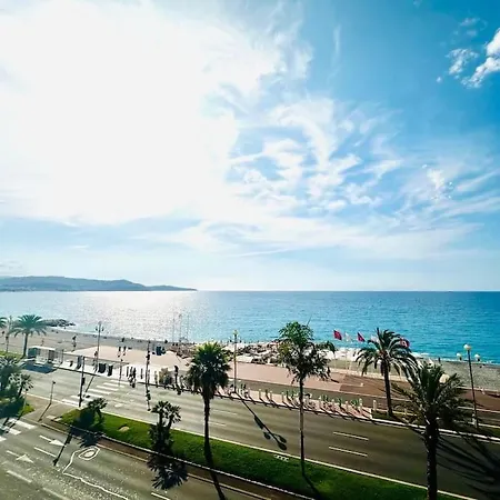 Art De Vivre Sur La Promenade *
